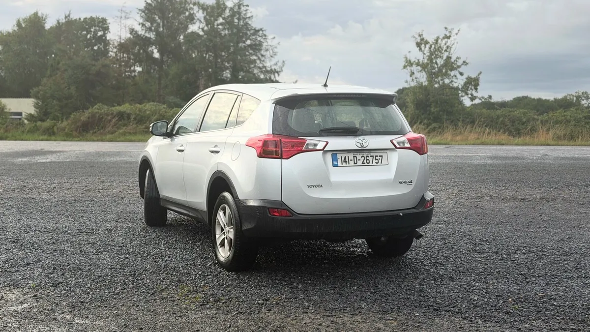 Toyota rav 4 - Image 2