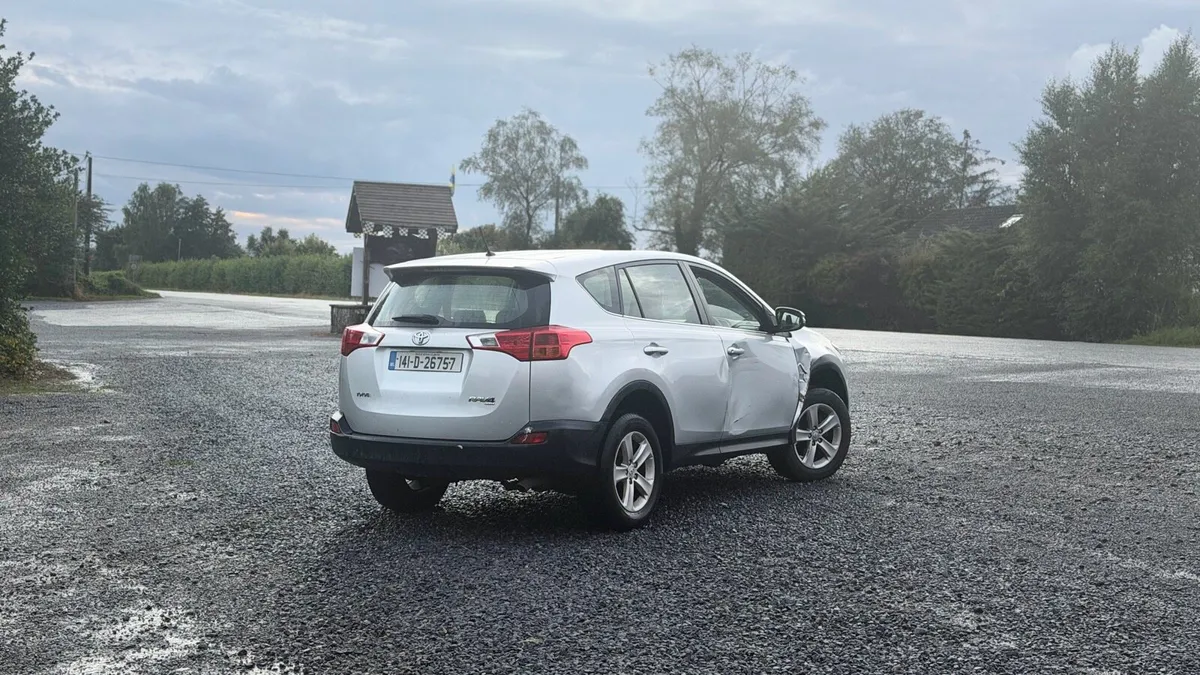 Toyota rav 4 - Image 4