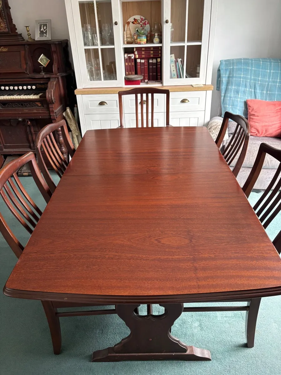 Dining room table & chairs - Image 1