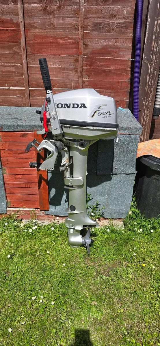 Outboard engine - Image 1