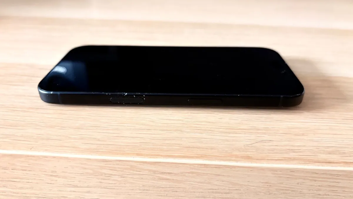 iPhone 16 (128GB) Black - Image 4