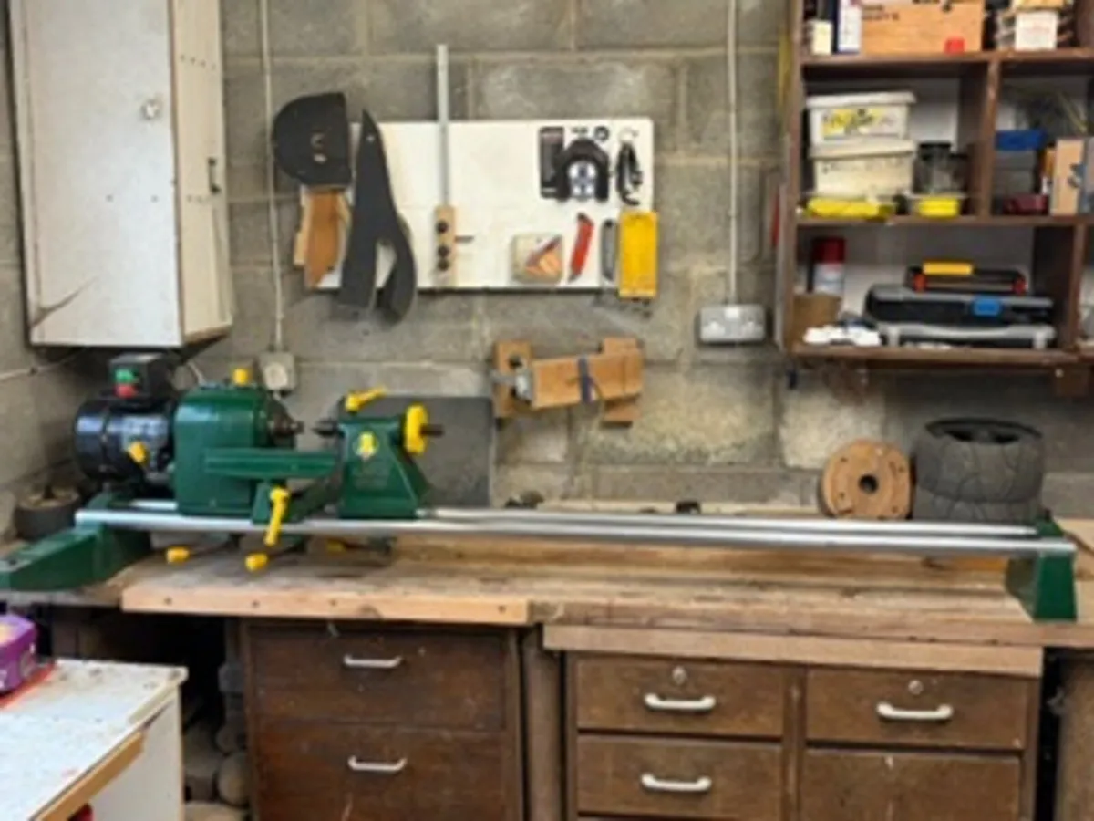 Record Power Woodturning Lathe CL 3 48 X 30 - Image 1