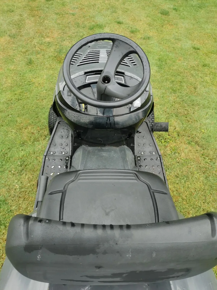 Ride on mower - Image 2