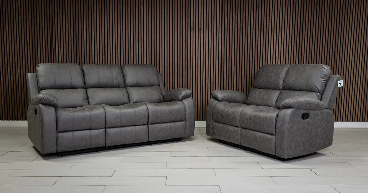 New 3+2 Holgate Full Leather Recliner Suite - Image 4