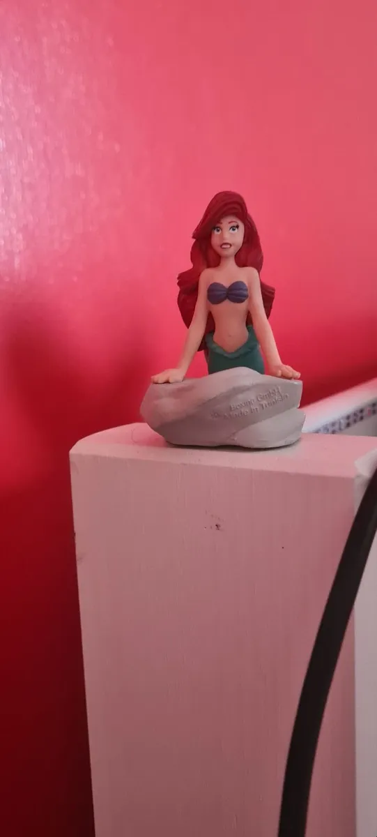 Pink Toniebox with 6 story figures - Image 3