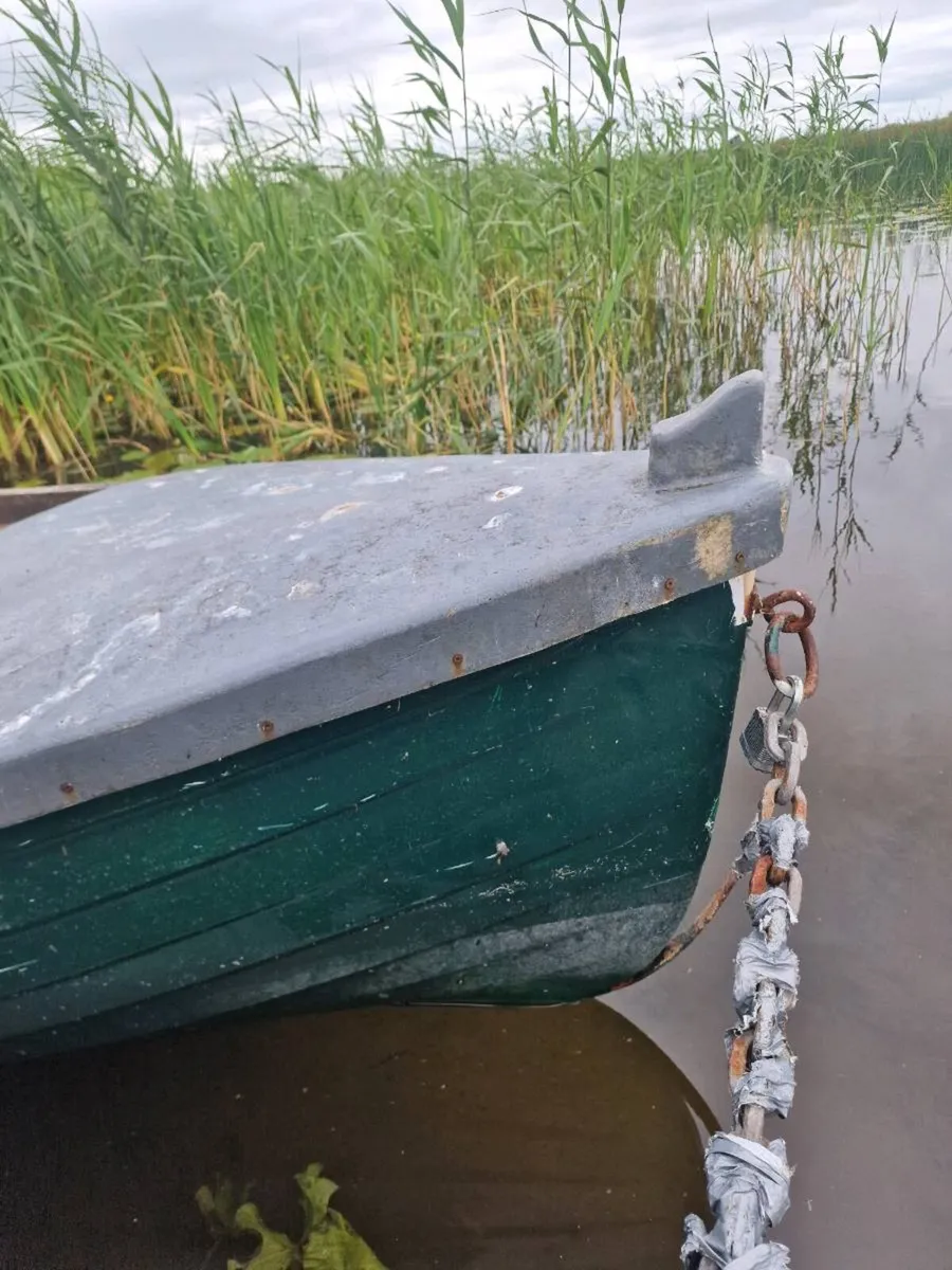 Fibreglass fishing boat 17ft - Image 2