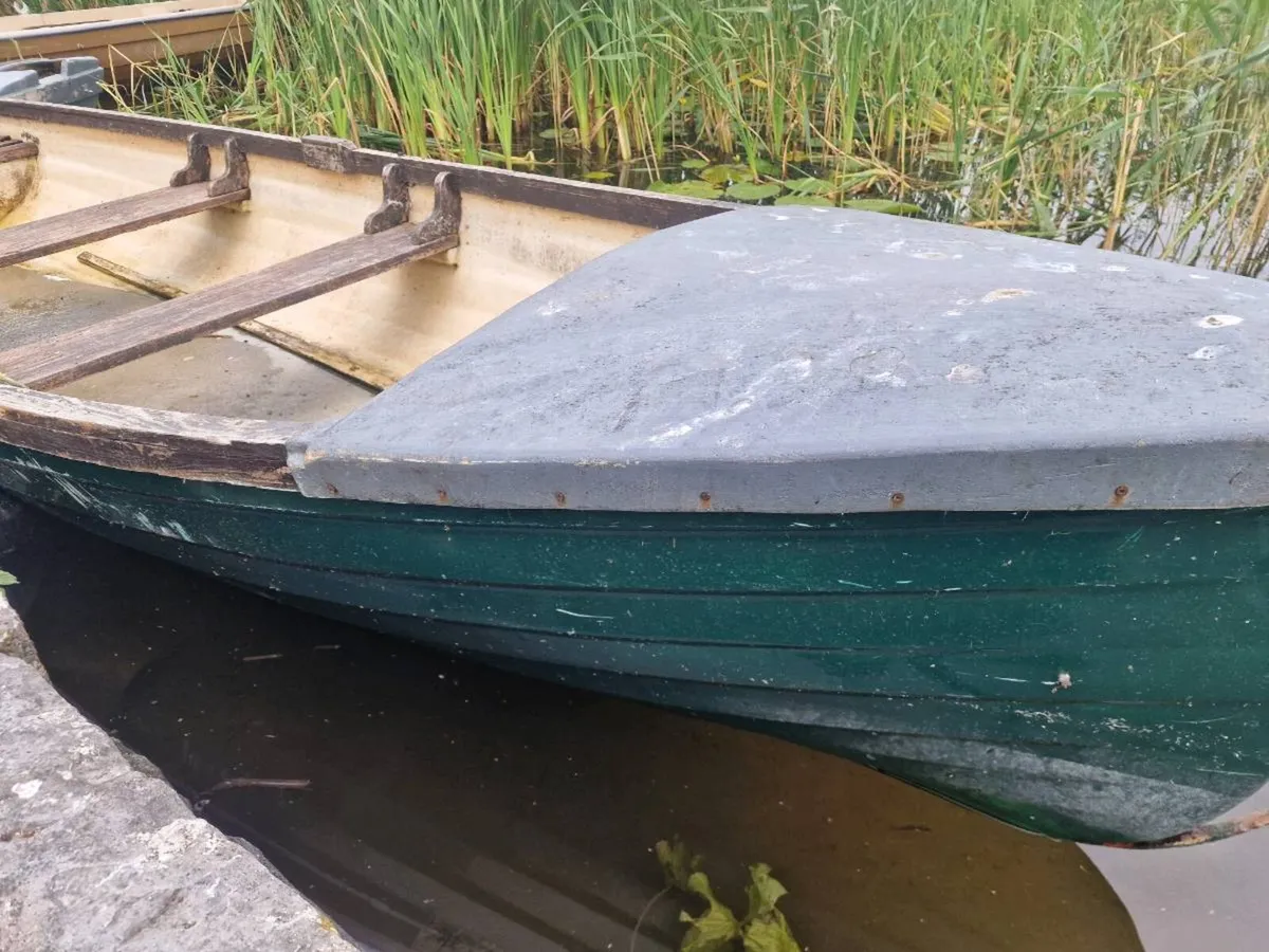 Fibreglass fishing boat 17ft - Image 3
