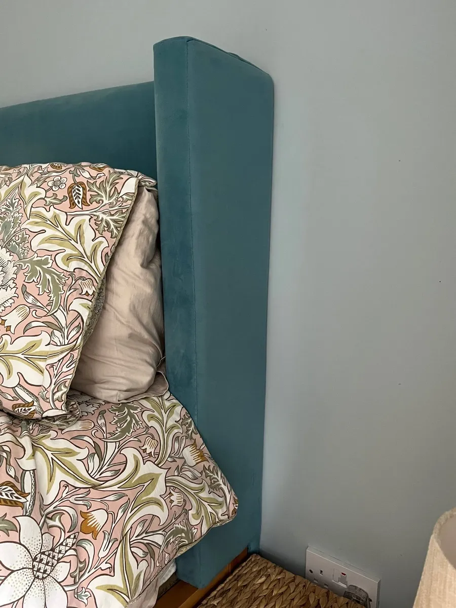 King size bed frame - Image 3