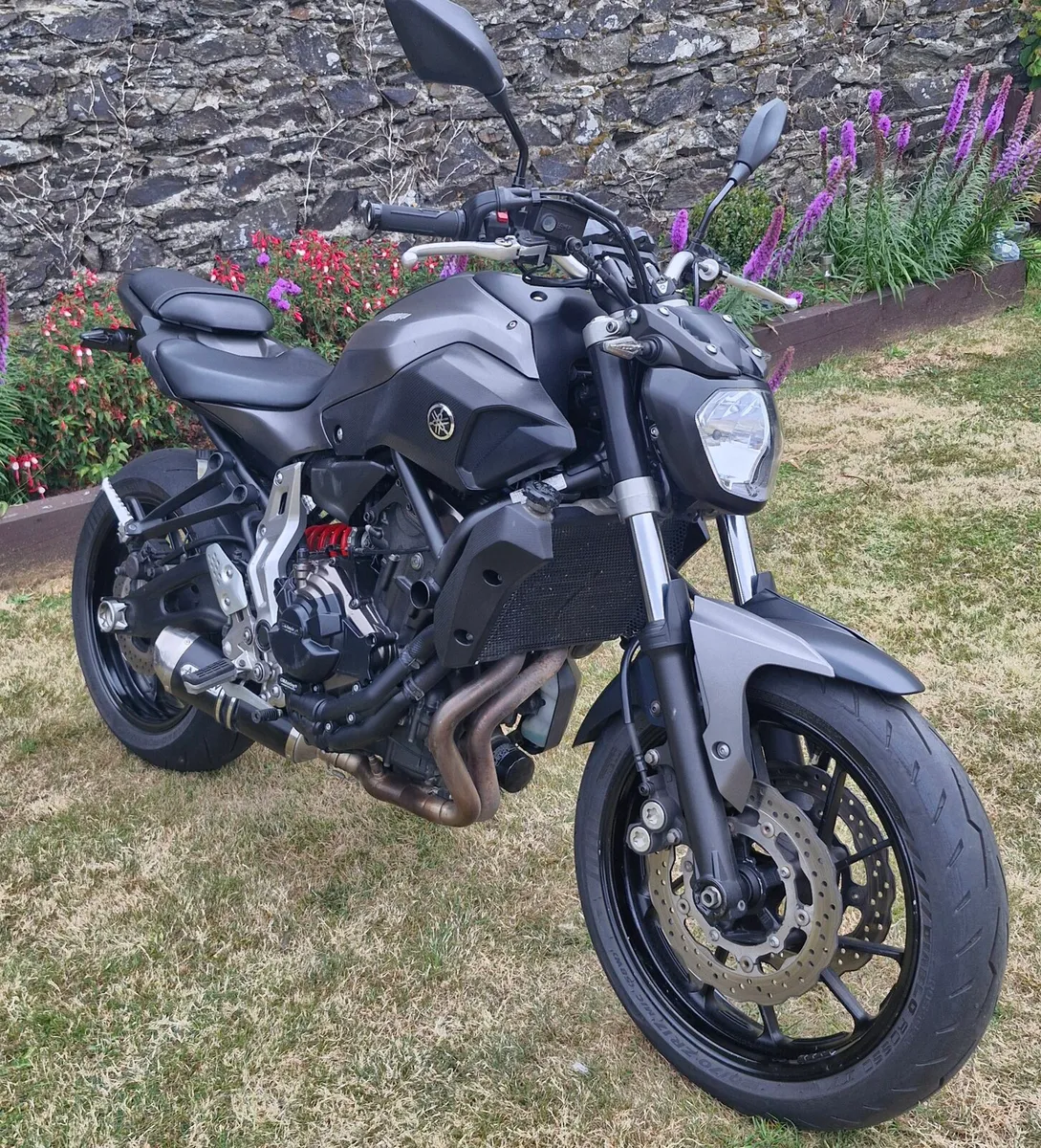 YAMAHA MT07 2015 - Image 2