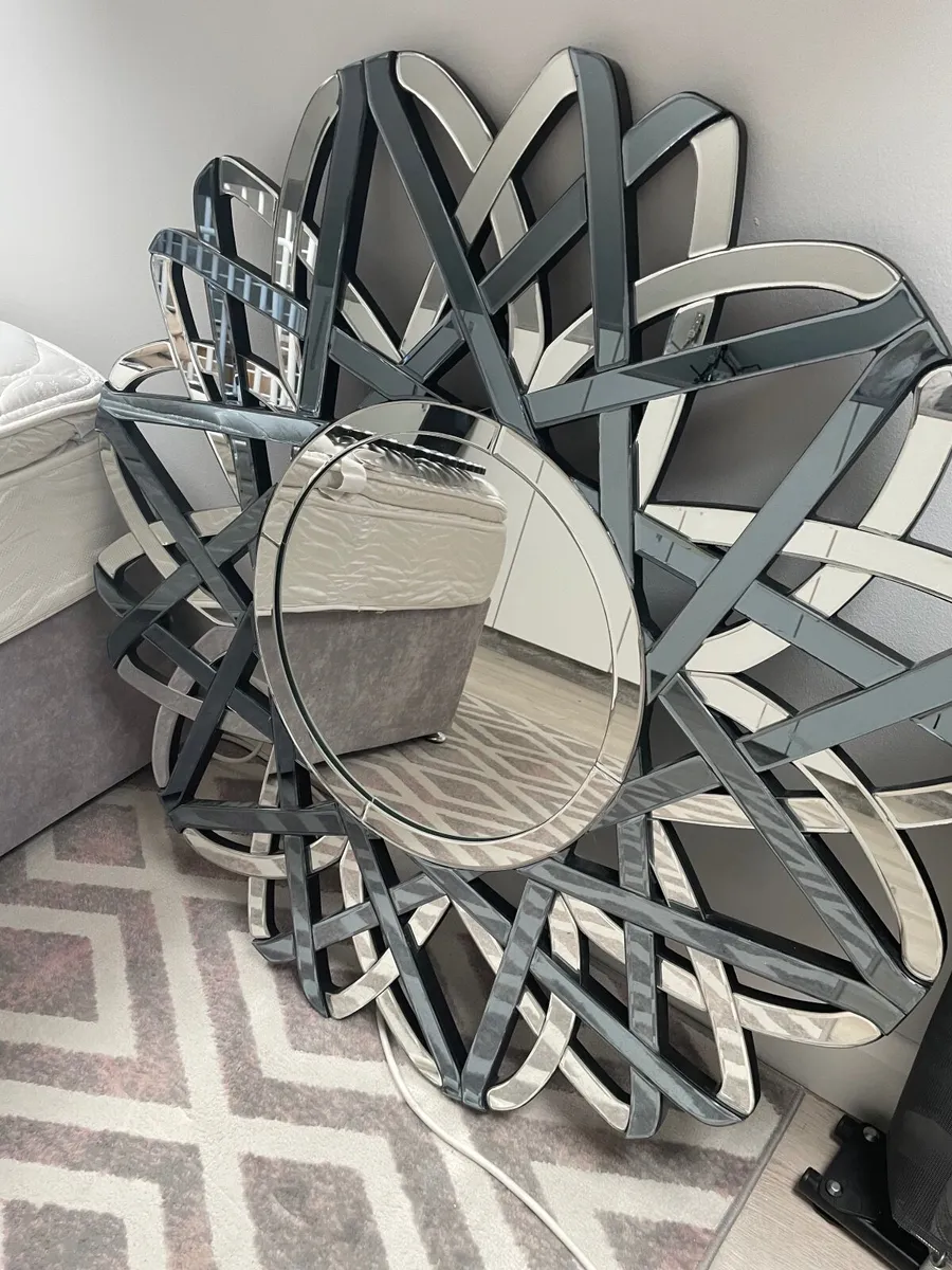 Mirrors and picture €30 Each - Image 3