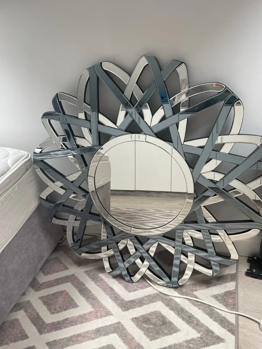 Mirrors and picture €30 Each - Image 1