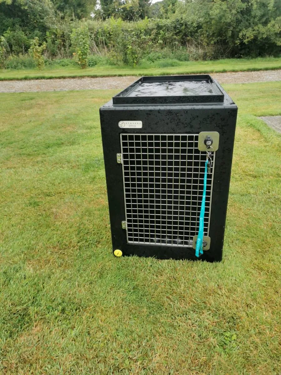 Dog carrier box - Image 1