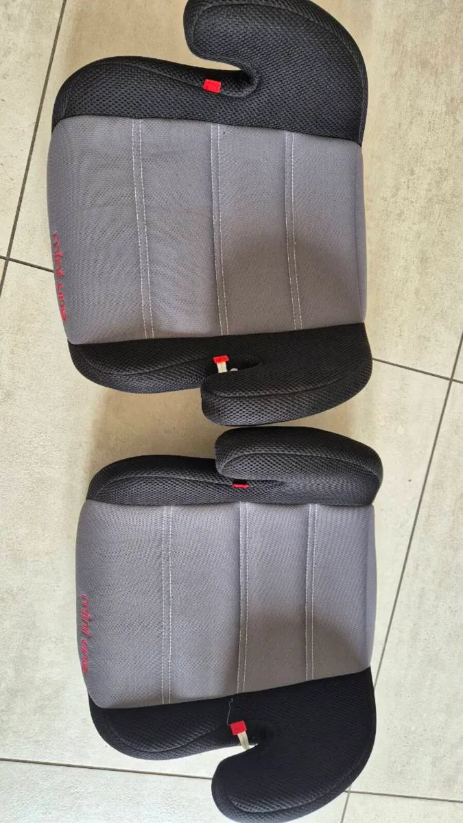 Booster seats - Image 1
