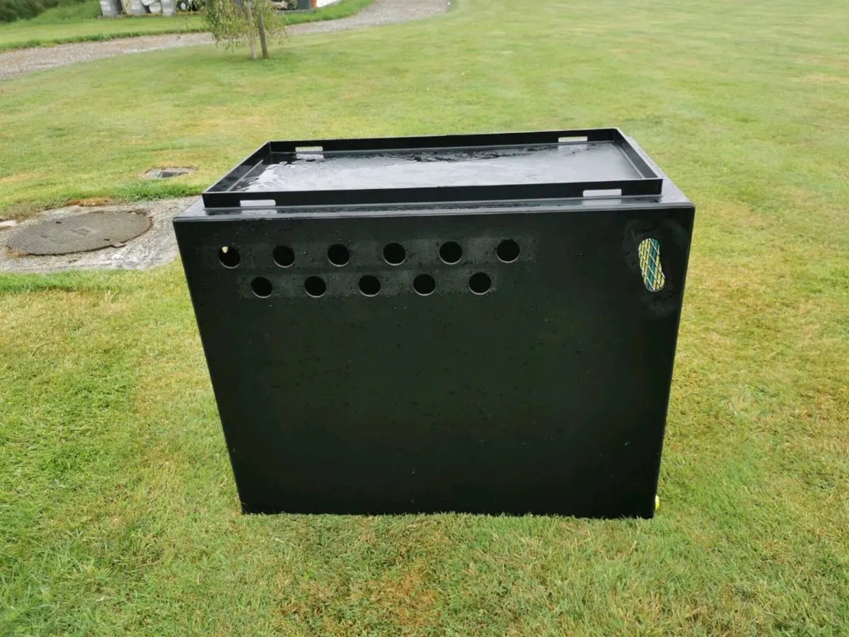 Dog carrier box - Image 3