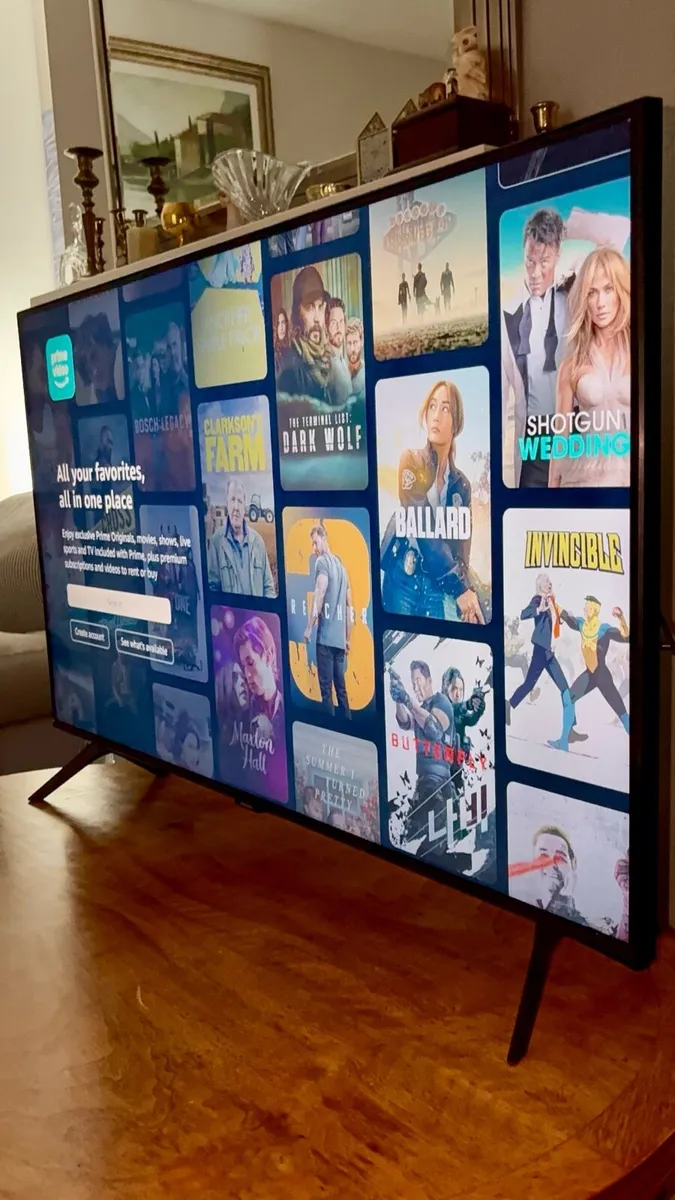 Samsung 43" Crystal UHD 4K Smart TV-Xbox build in! - Image 3