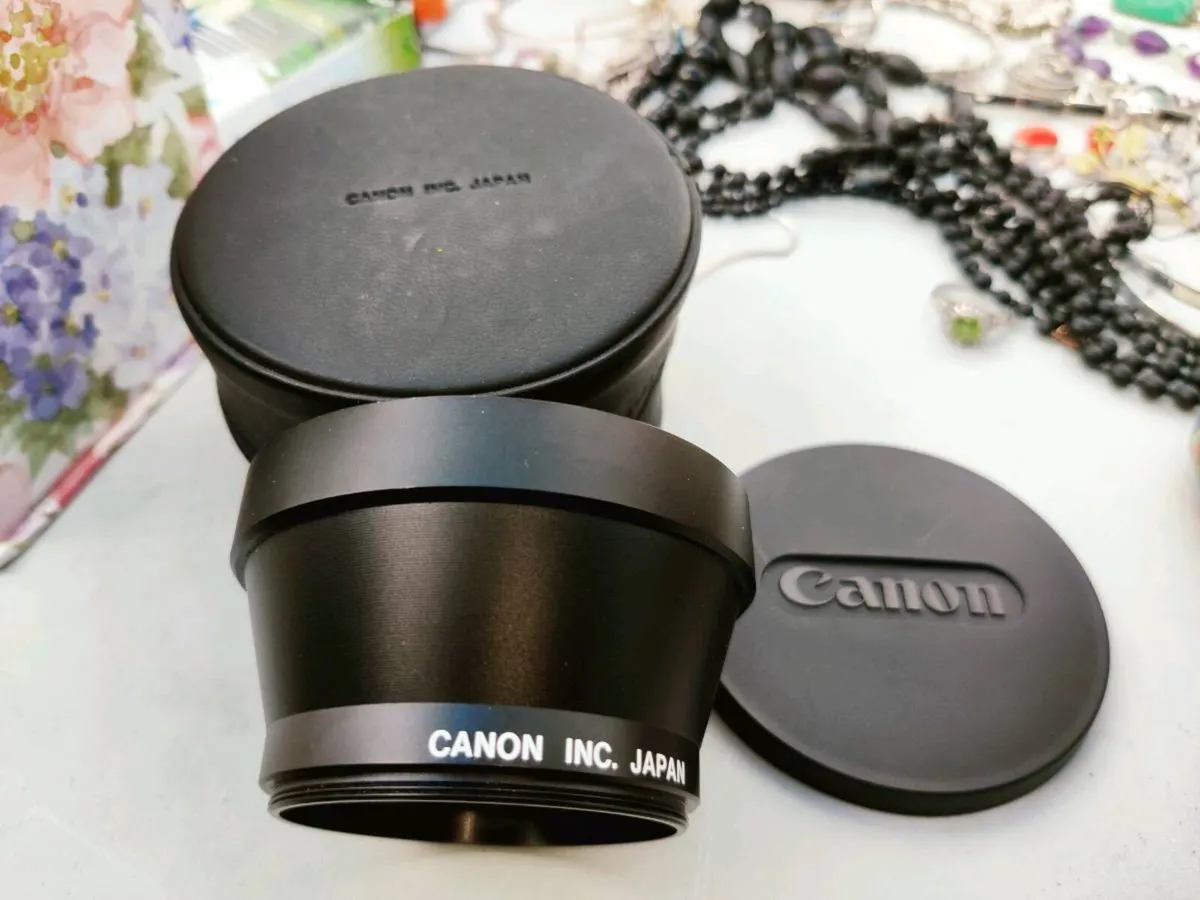 NEW CANON TELE-CONVERTER, 1.4 X 55 Lens & Case ! - Image 1