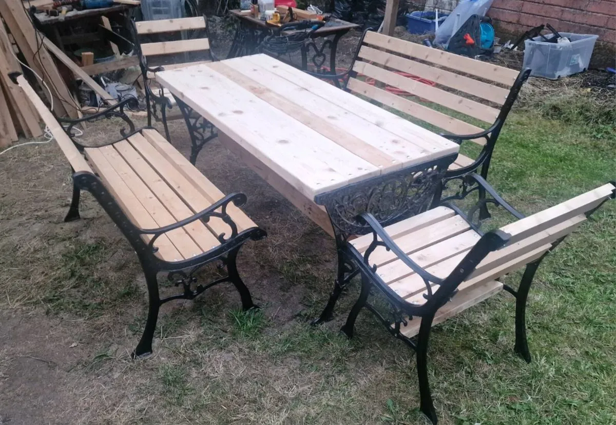 Cast iron Garden set ( Table - benches - chairs ) - Image 2