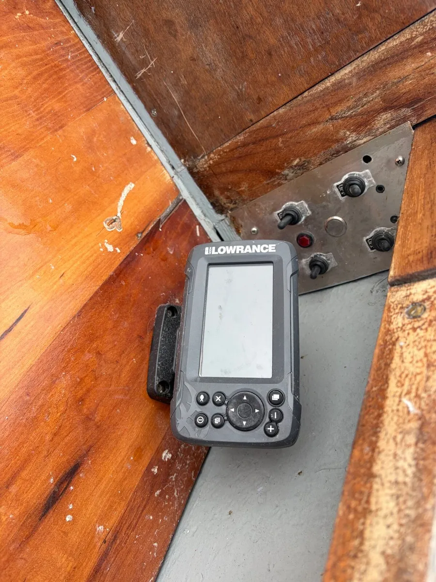 16ft Motor Boat - Image 4