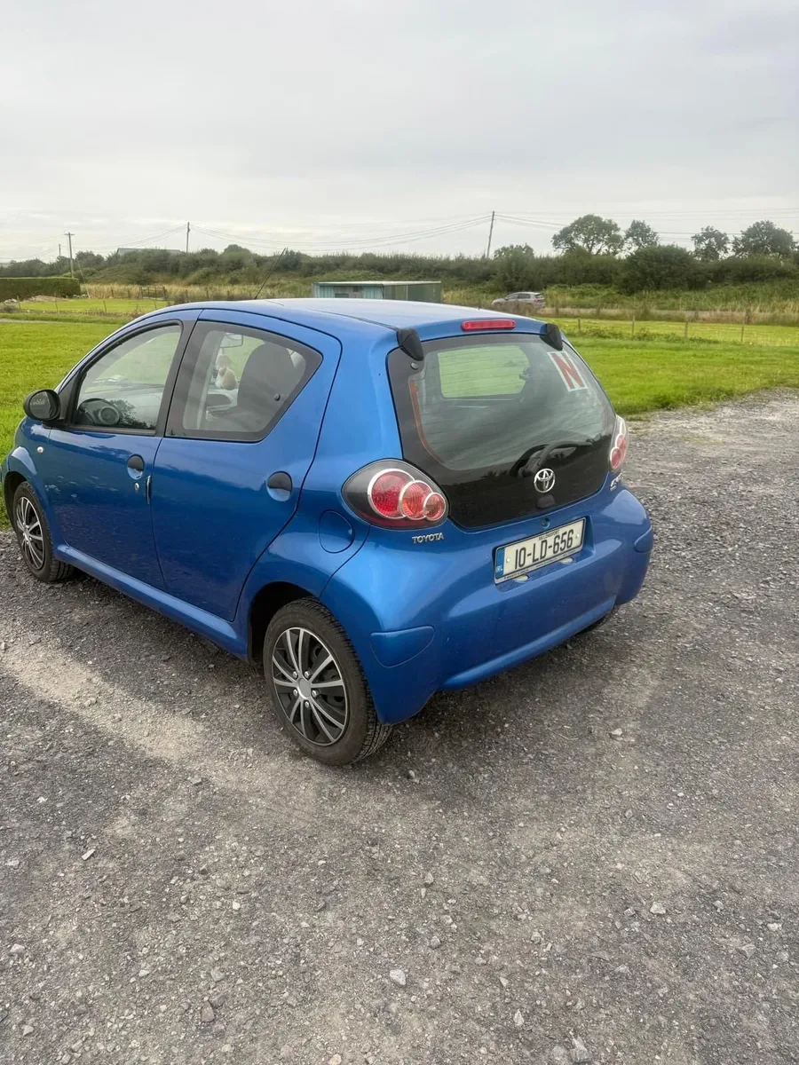 Toyota Aygo 2010 - Image 2