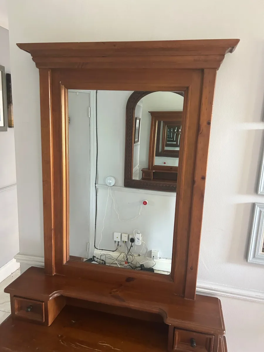 Hall table and mirror set - Image 1