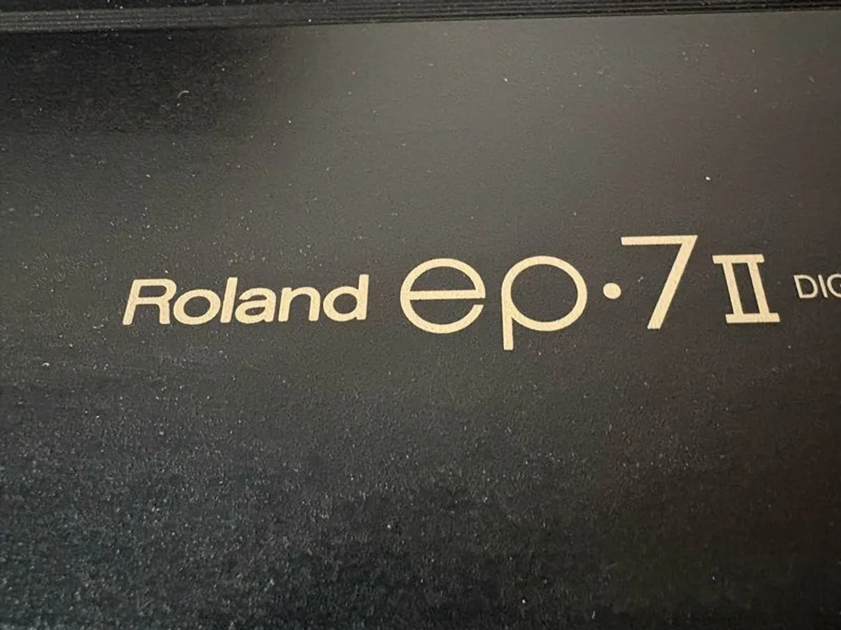 Roland EP 7 ii digital piano - Image 2