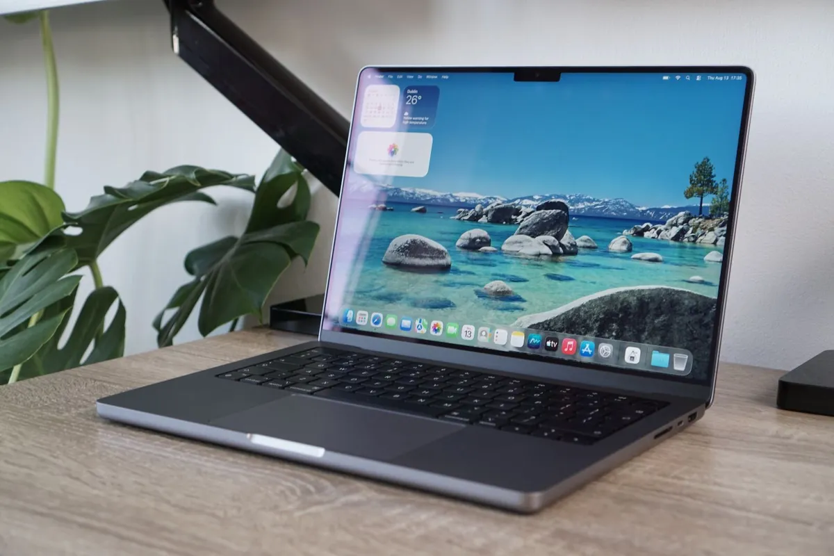Macbook Pro 14" 2021 M1 Pro | 16GB | 512GB - Image 1