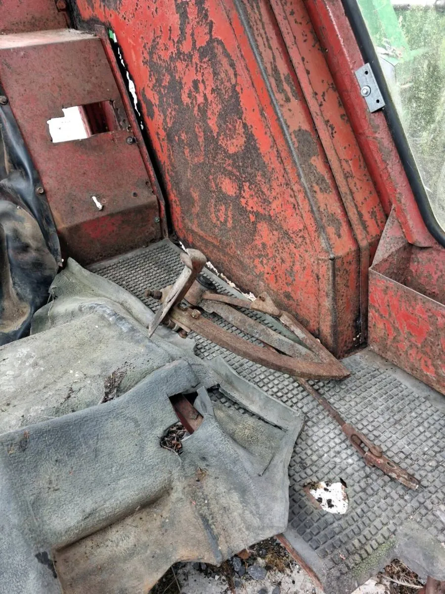 Lambourn cab to suit massey ferguson 188 or 290 - Image 4