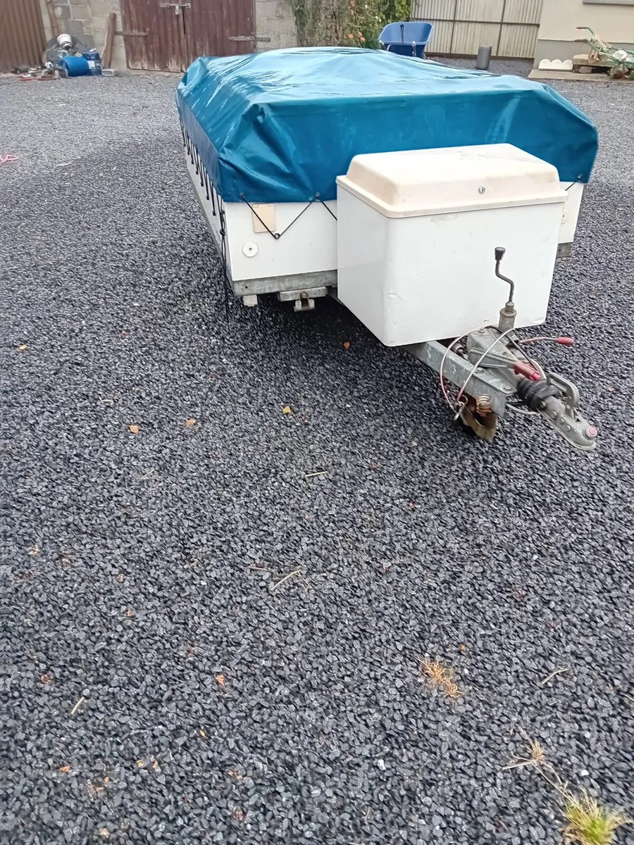 Folding camper - Image 4