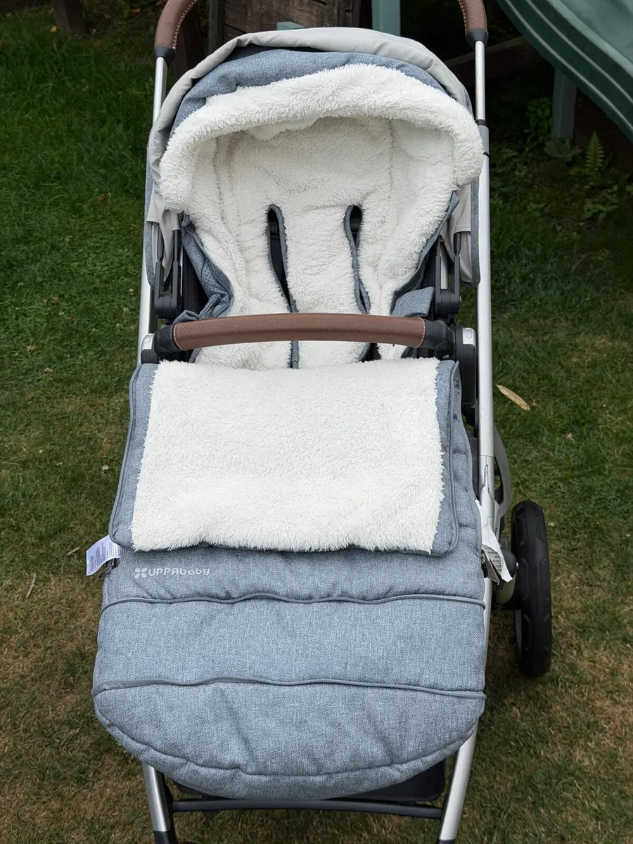 Uppababy Vista 2 Travel System Grey - Image 4