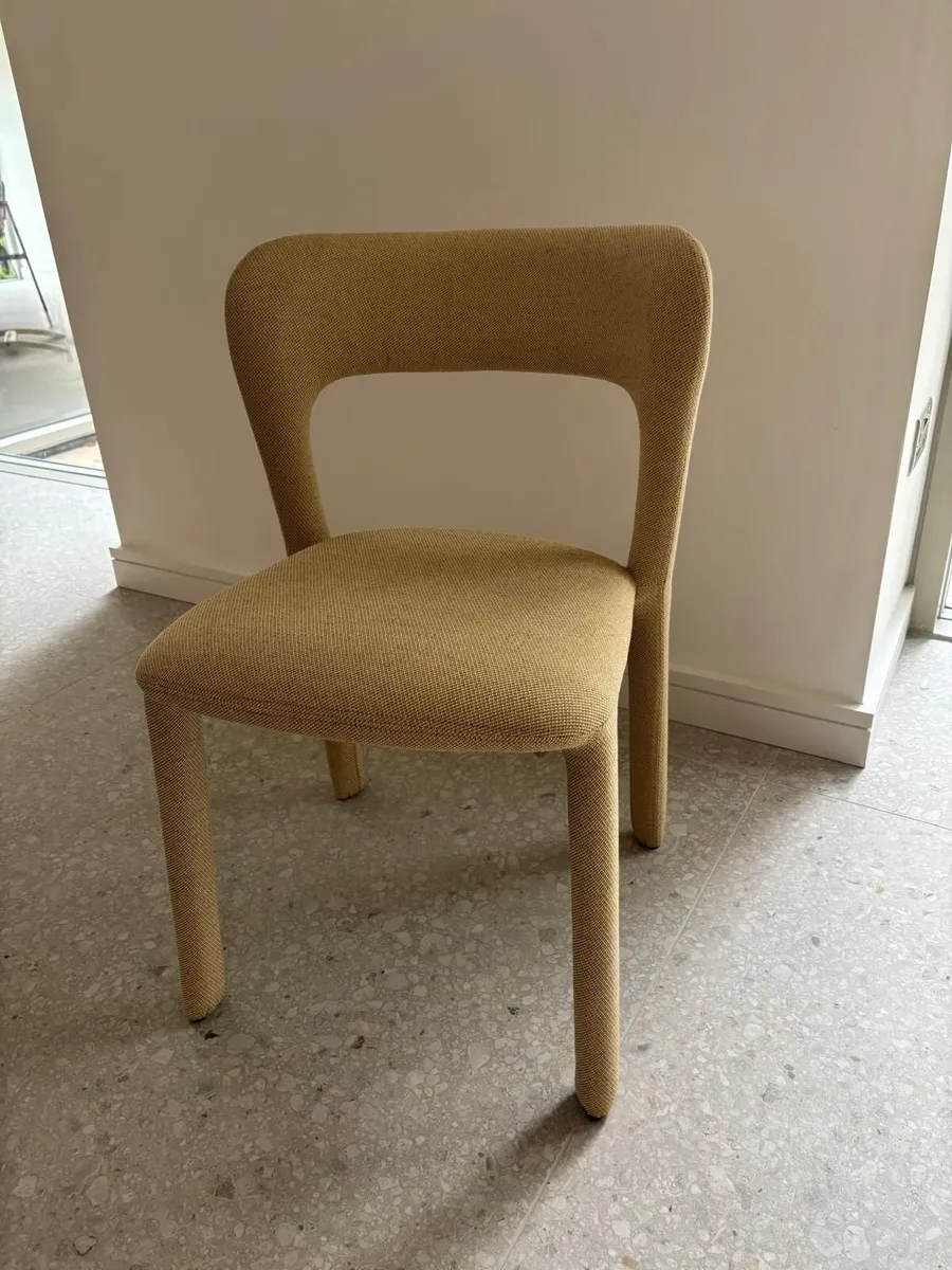 6x yellow/light mustard dining chairs - Image 1