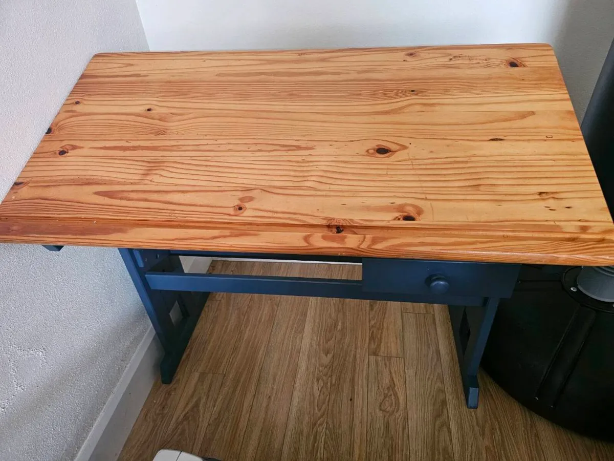 Desk - Image 2