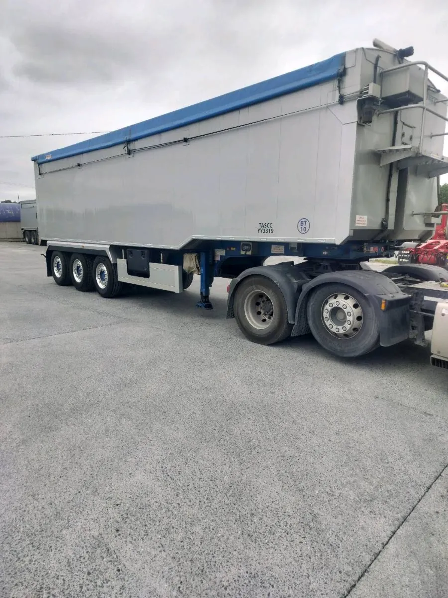 2023 Fruehauf Bulk Tipping Trailer - Image 1