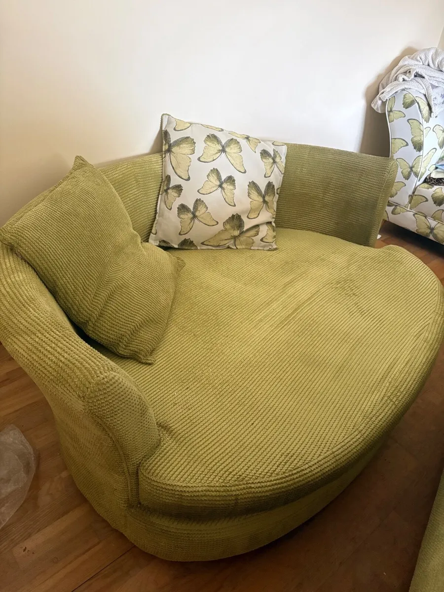 Couch - Image 2