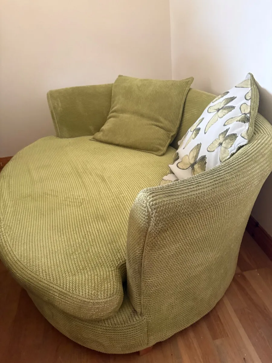 Couch - Image 4