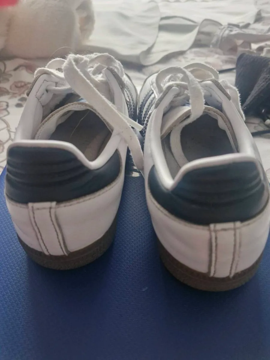 Sambas, white and black - Image 2