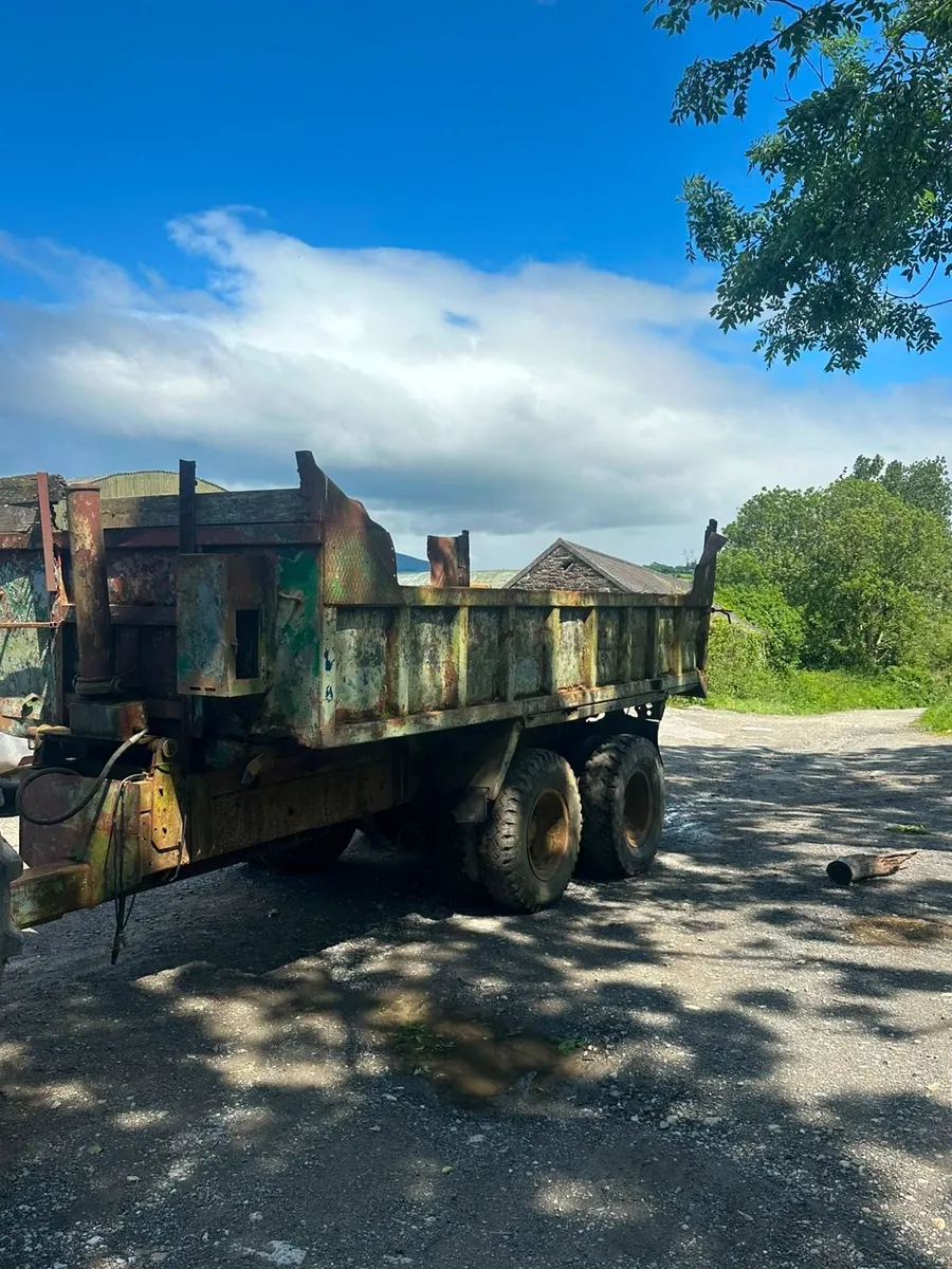 Dump trailer - Image 1