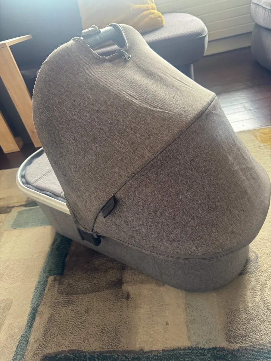 Uppababy bassinet - Image 1