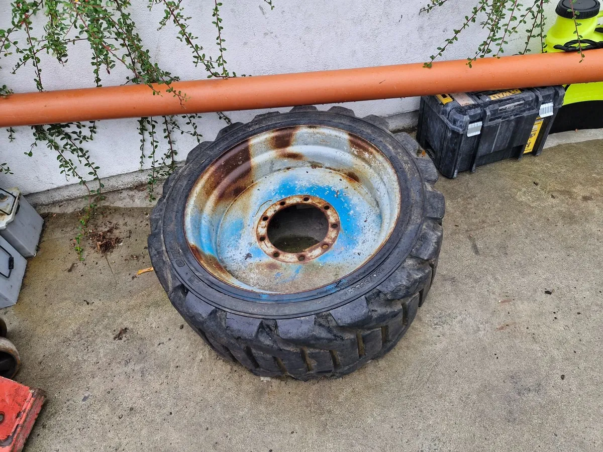 Genie z45 wheel - Image 2