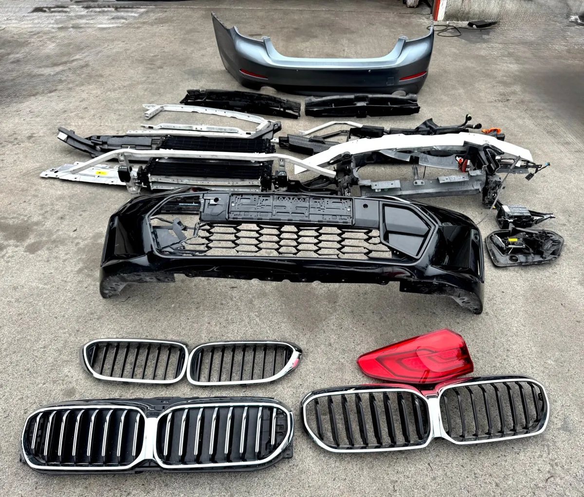 BMW G30 G20 LCI Mercedes 213 parts - Image 1