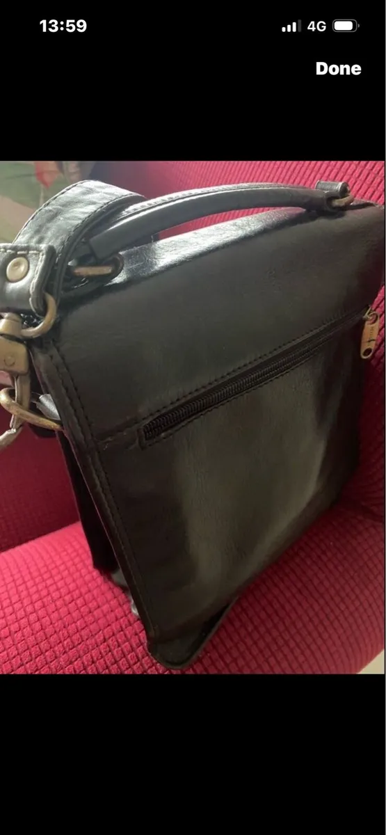 Hexagona Leather Shoulder Bag - Image 4