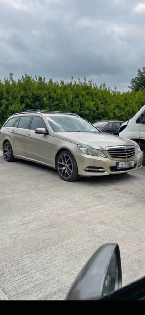 2011 e220 parts or repair - Image 1