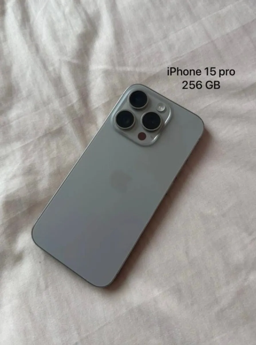 iPhone 15 pro 256gb
