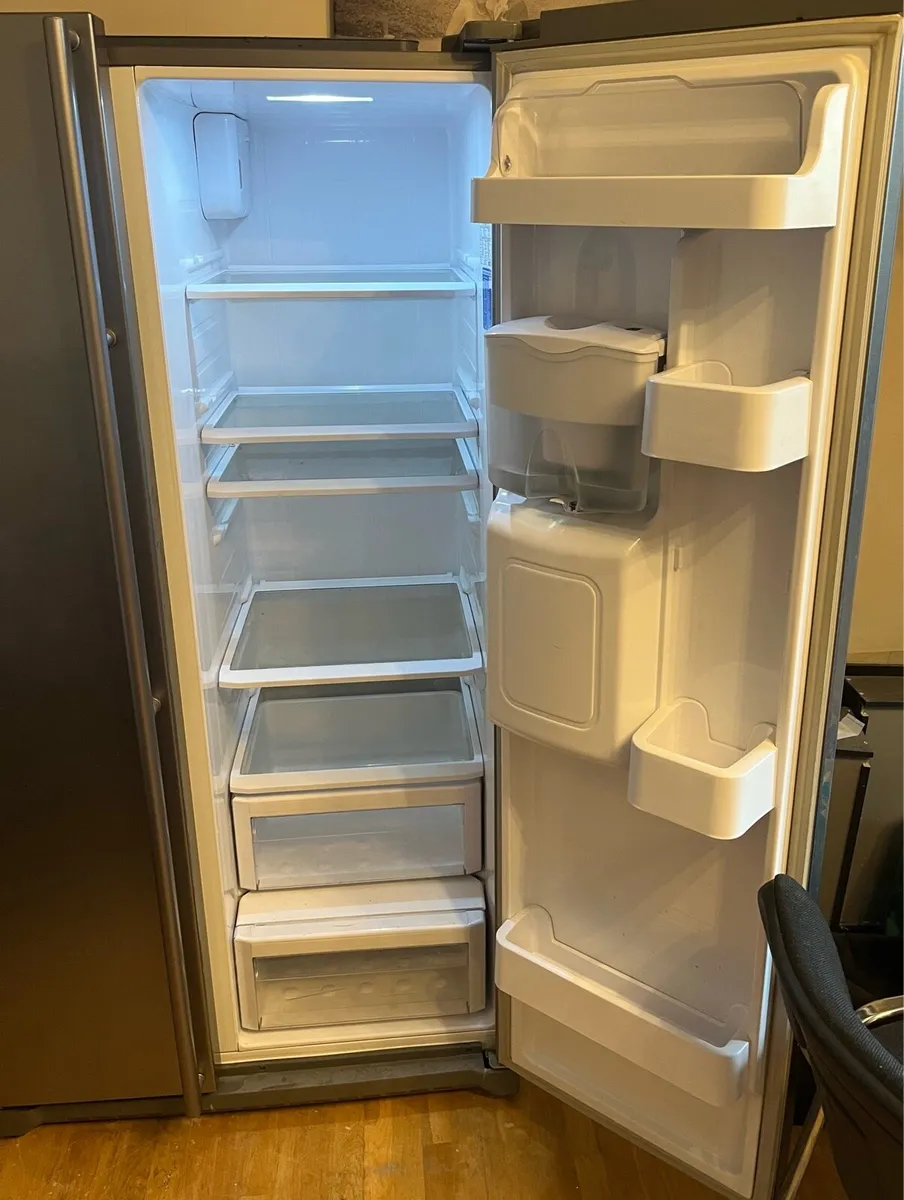 Samsung American Fridge Freezer - Image 3