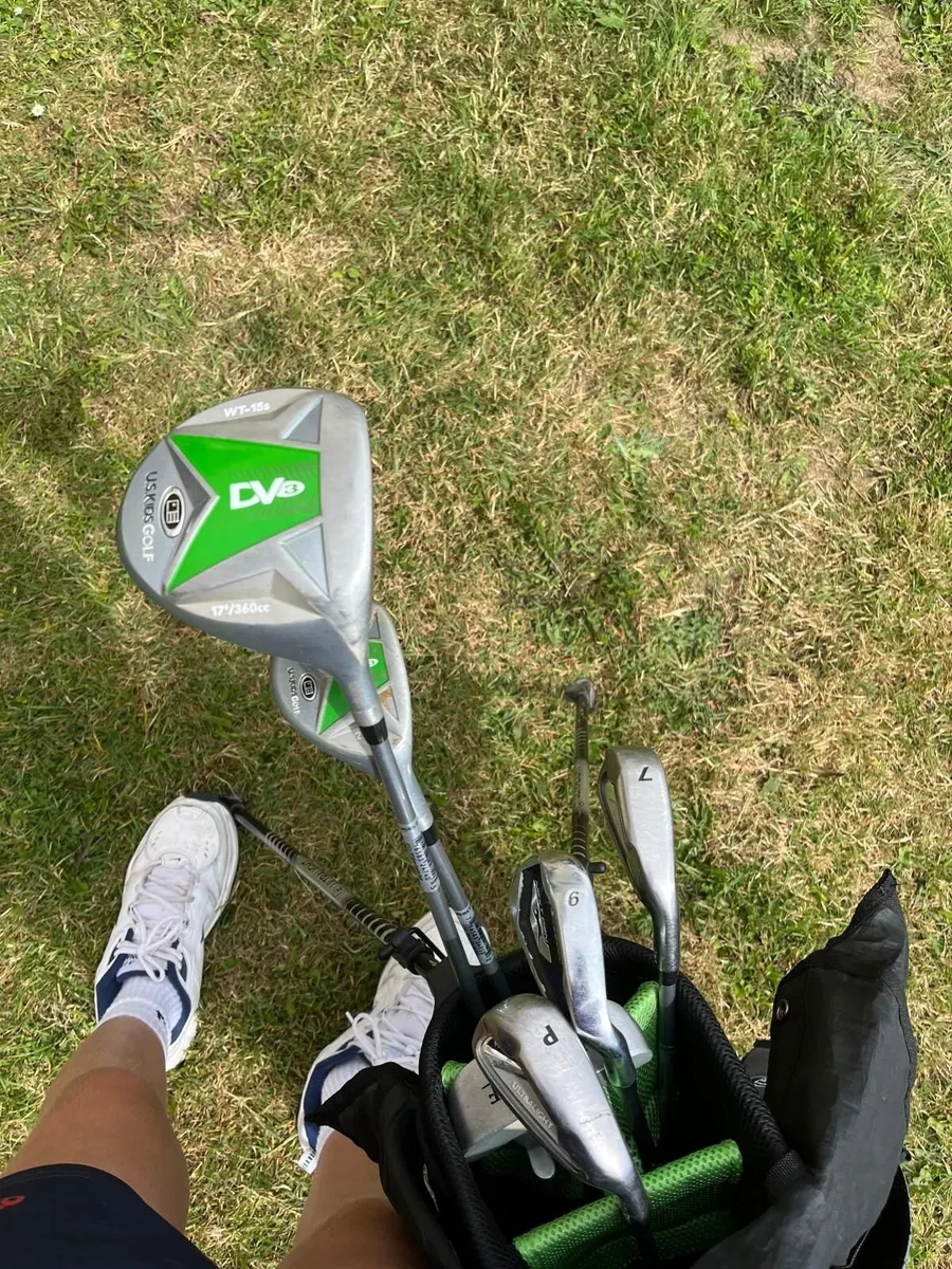 Kids Golf clubs and bag - Image 1