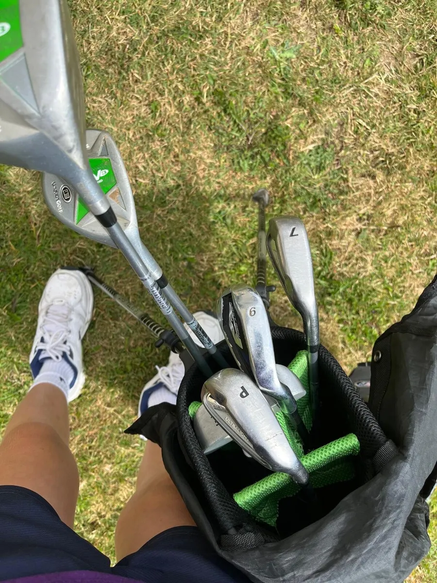 Kids Golf clubs and bag - Image 2