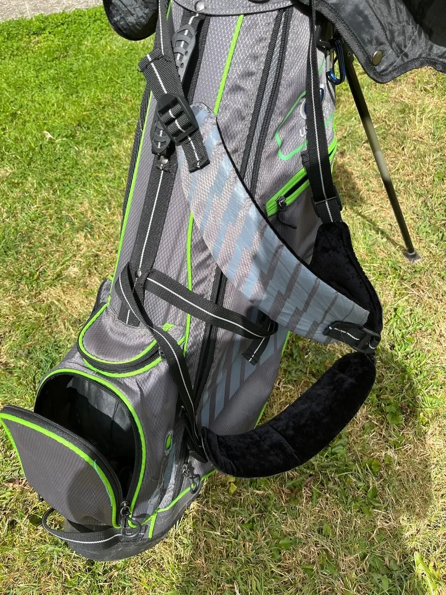 Kids Golf clubs and bag - Image 4