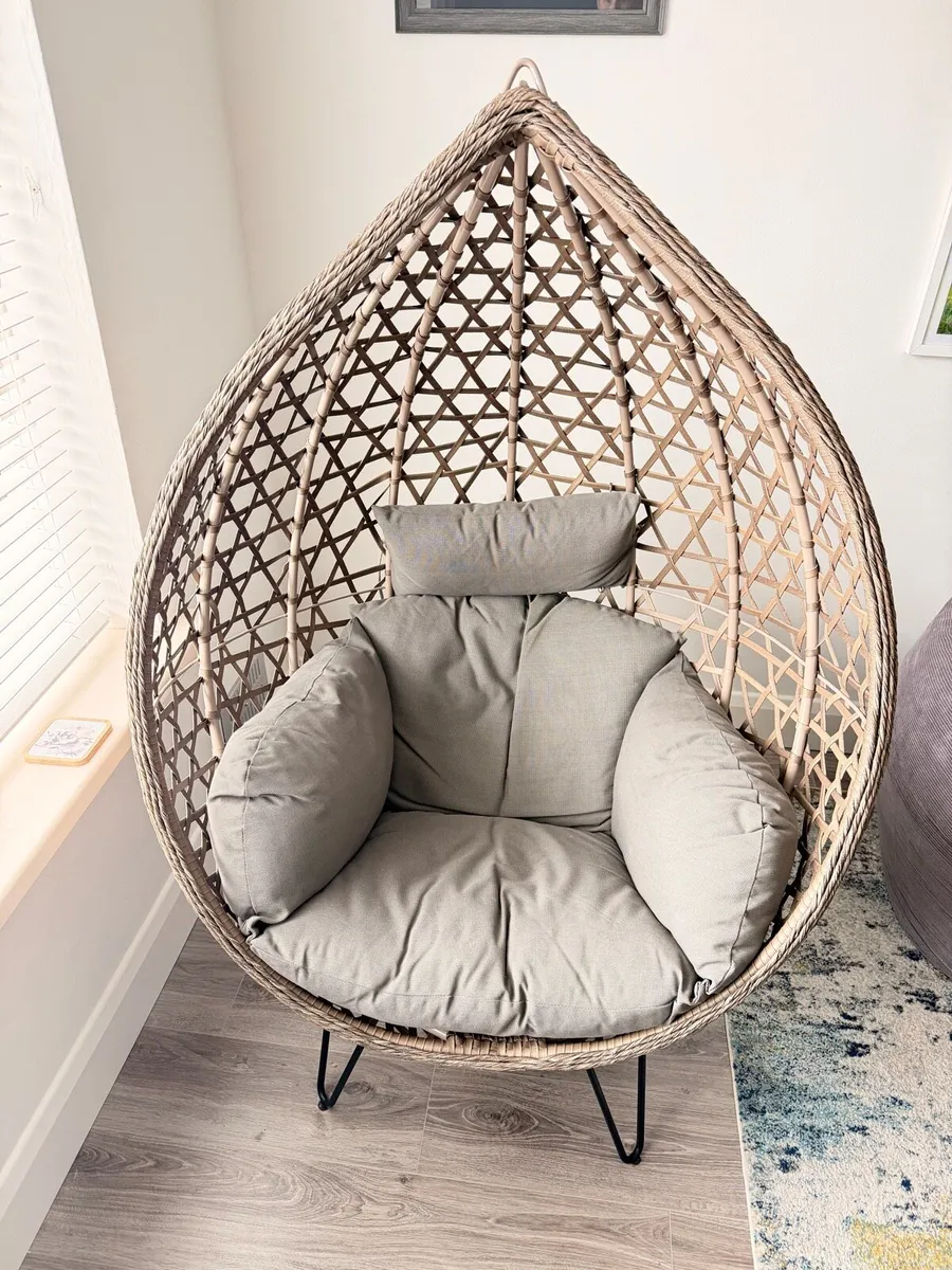 Egg Chair - Image 1