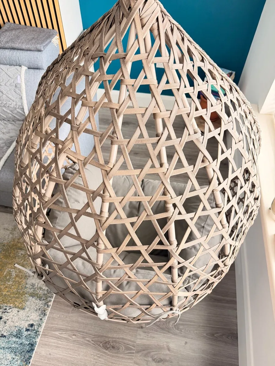 Egg Chair - Image 2