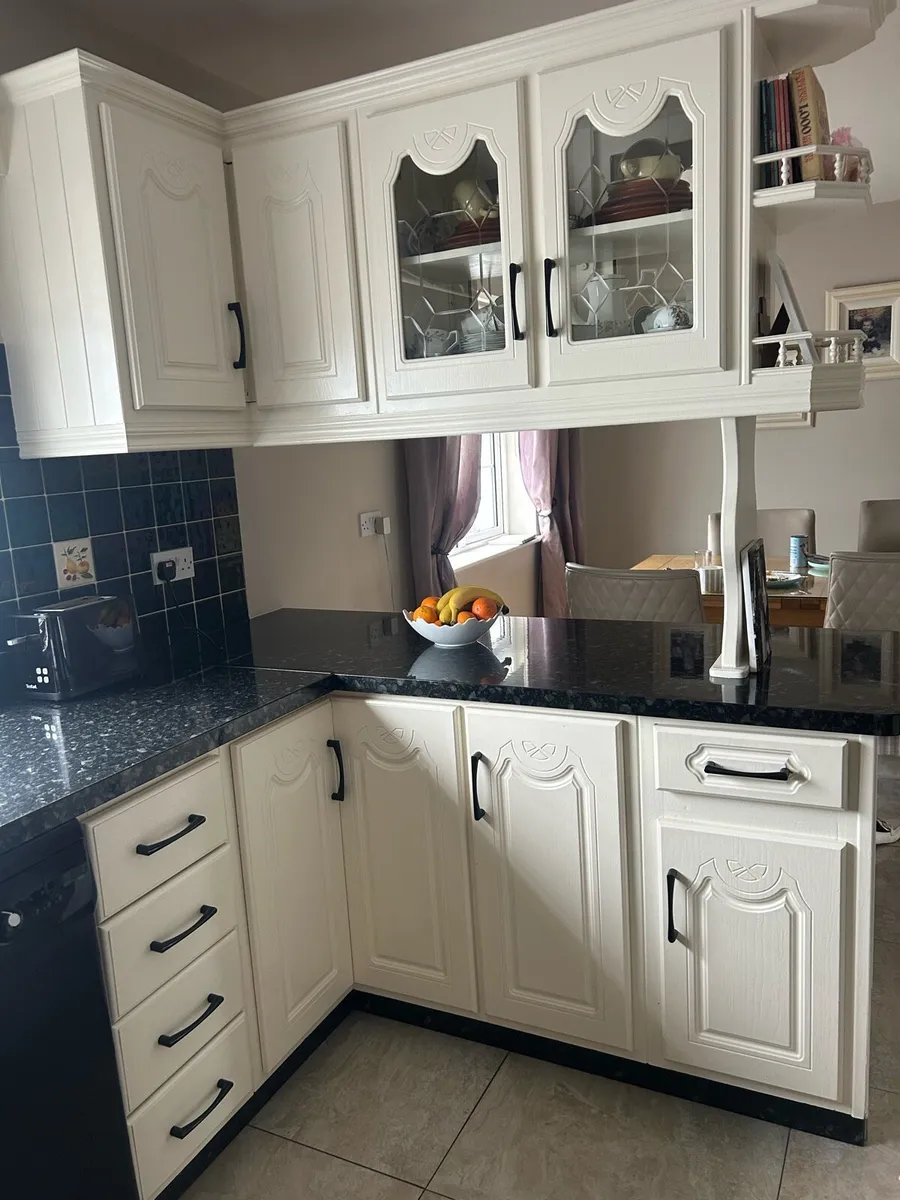 Kitchen - Image 4