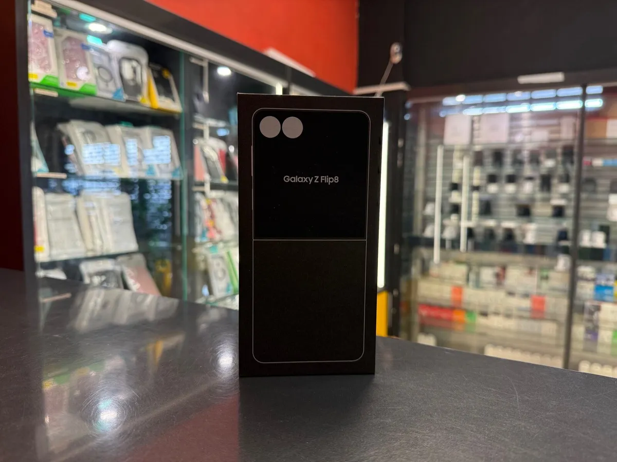 Samsung Z Flip 8